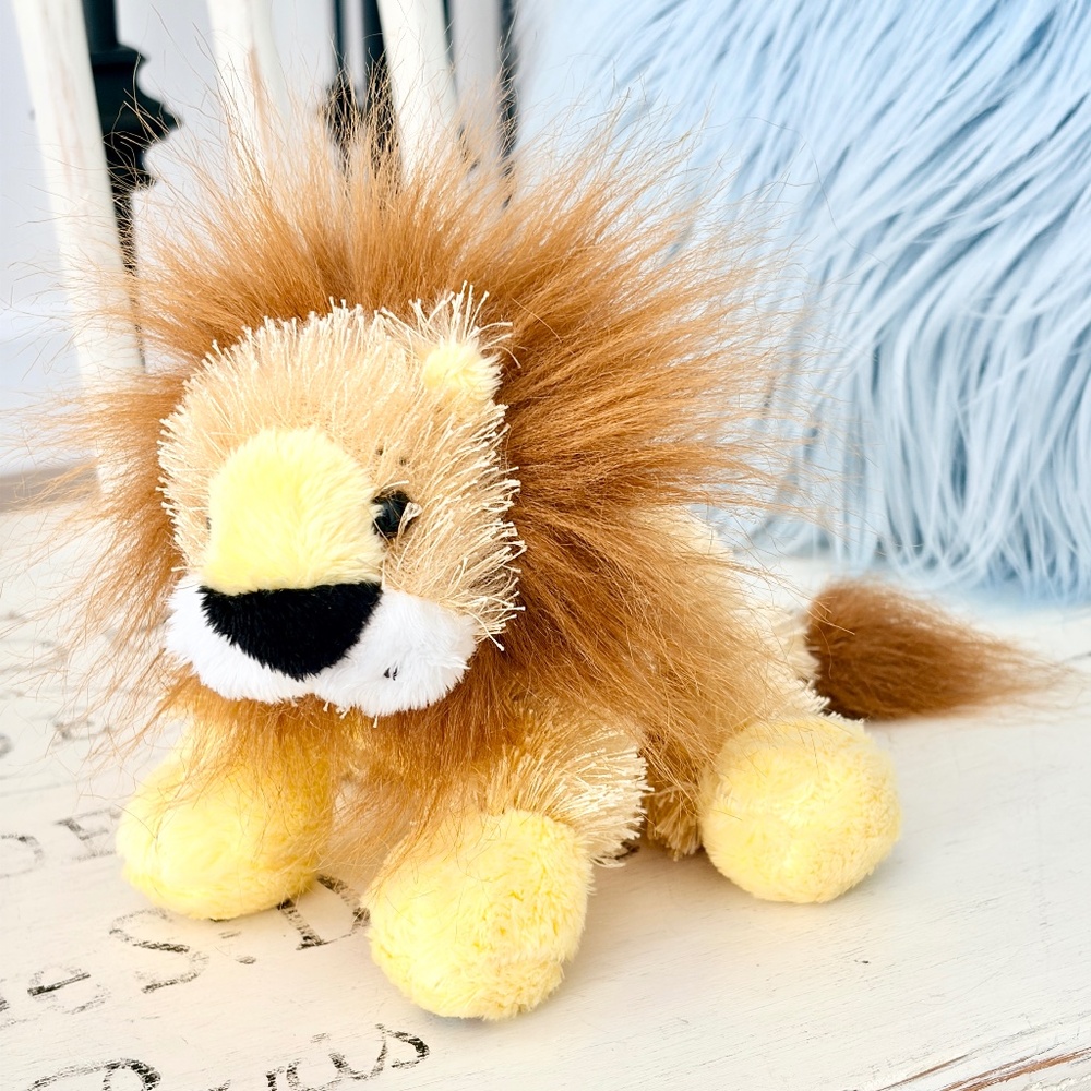 WEBKINZ Lil" Kinz, Lion, Ganz, Stuffed Animal,‎ Plush, Nice Condition, NO CODE